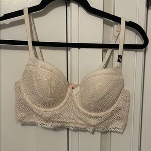 Victoria's Secret Cream Lace Bra with Underwire